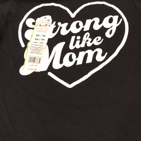 Celebrate it Youth T-shirt “Strong like Mom” - Picture 3 of 5